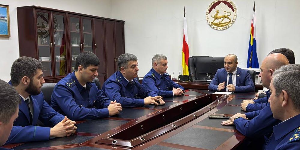 В Генеральной прокуратуре Республики Южная Осетия состоялось торжественное мероприятие в честь Дня Защитника Отечества