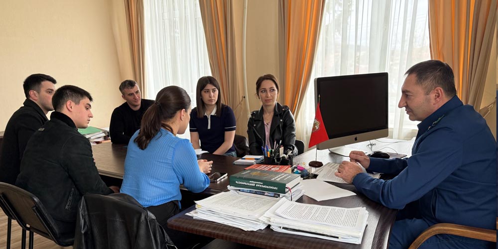 Прокурором города Цхинвал проведено занятие со следователями Следственного управления Министерства внутренних дел Республики Южная Осетия по вопросам составления обвинительного заключения